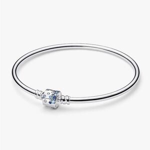 New in box Pandora Sparkling Barrel Clasp Bracelet sterling silver